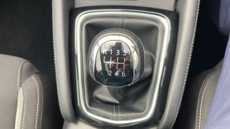 Nissan Qashqai 1.3 DiG-T N-Connecta 5dr Petrol Hatchback